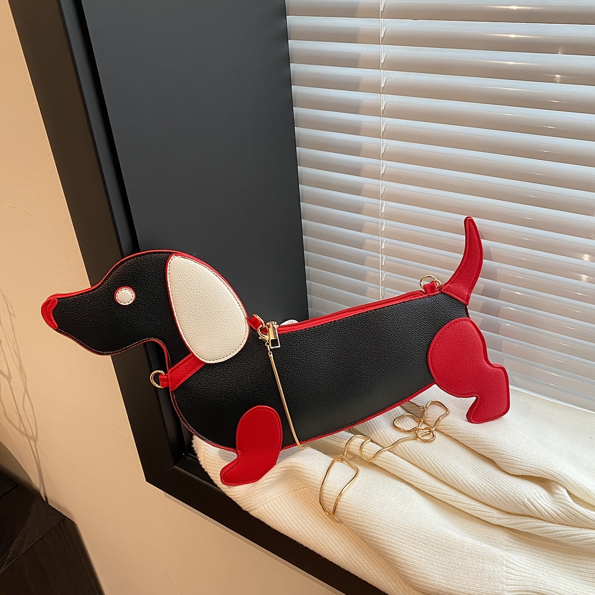 A Stylish And Adaptable Cute Puppy Shoulder Bag